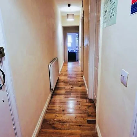 22a 2 Bedroom Flat Close To Centre * Bristol