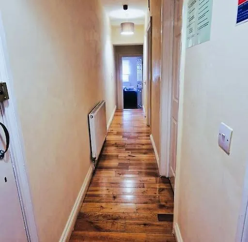 22a 2 Bedroom Flat Close To Centre * Bristol