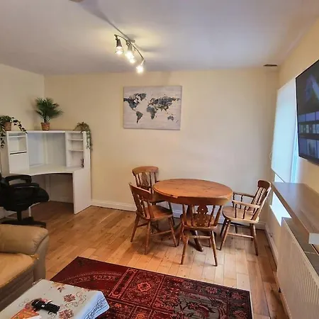 22a 2 Bedroom Flat Close To Centre * 布里斯托